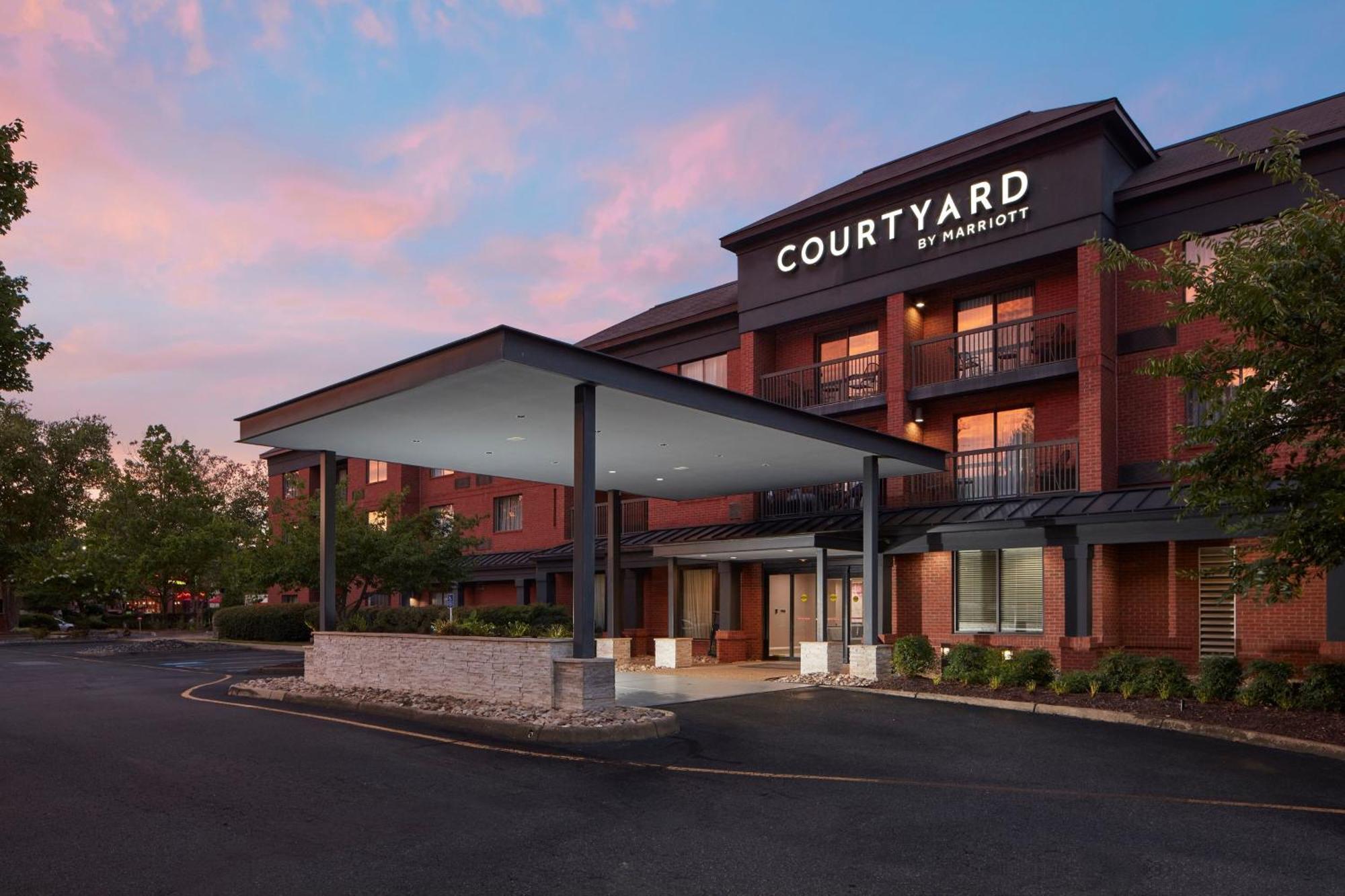 Courtyard Newport News Yorktown Hotel Exterior foto